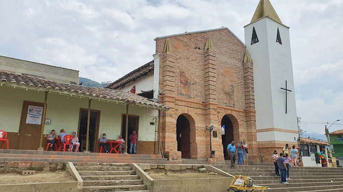 Parroquia San Francisco de Sales en Amagá