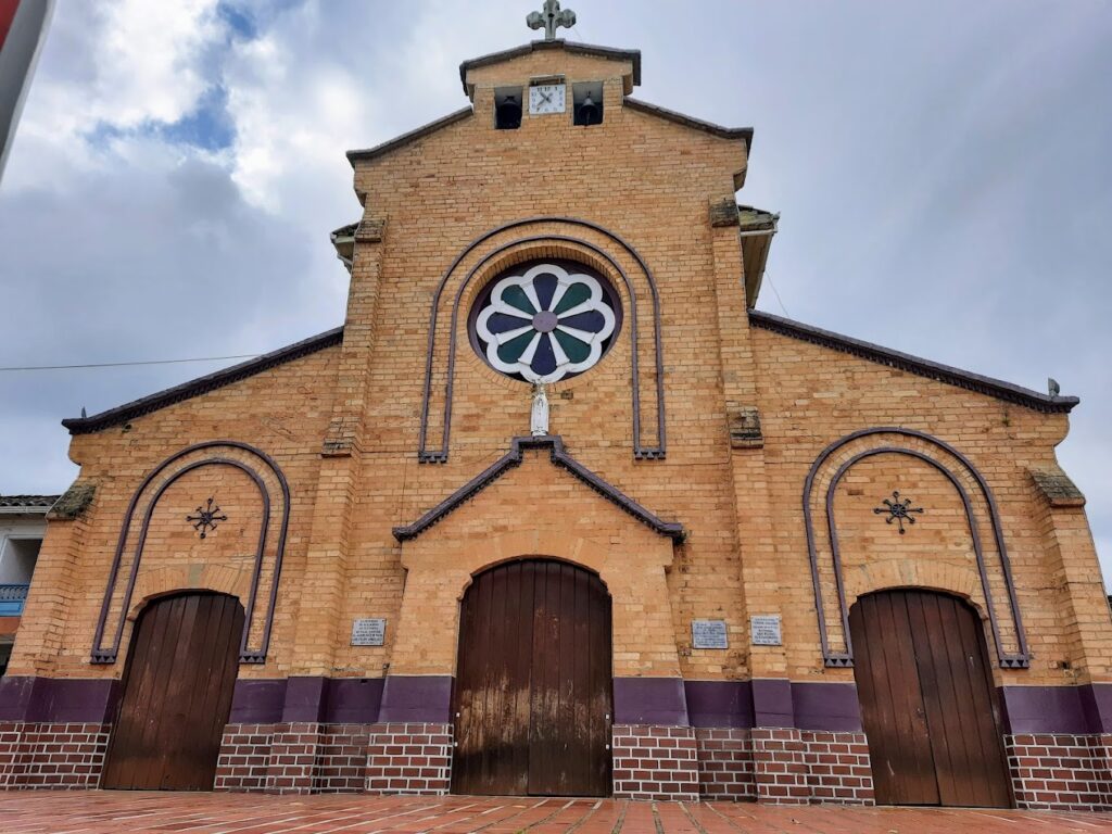 Parroquia San Pedro Alejandrino en Alejandría (Antioquia)